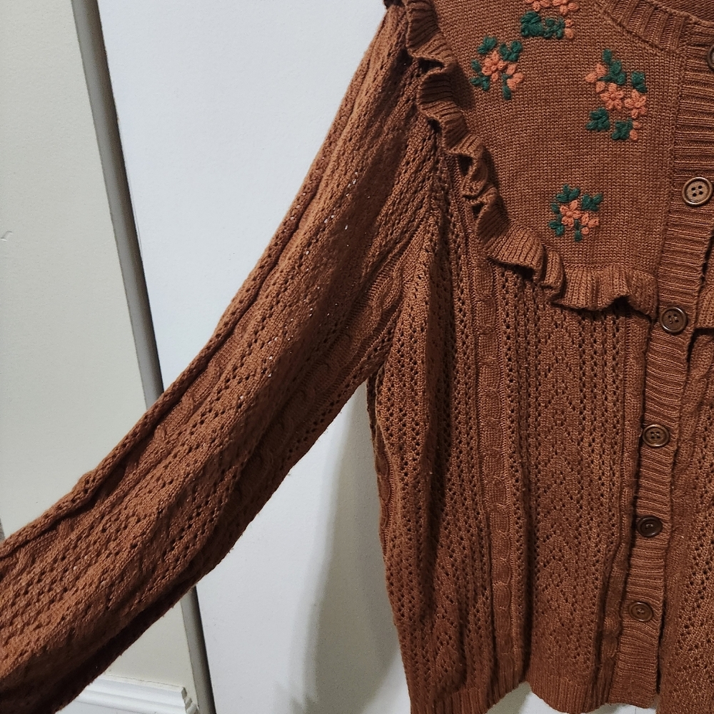 Cottagecore Floral Embroidered Cardigan - Picture 5 of 7